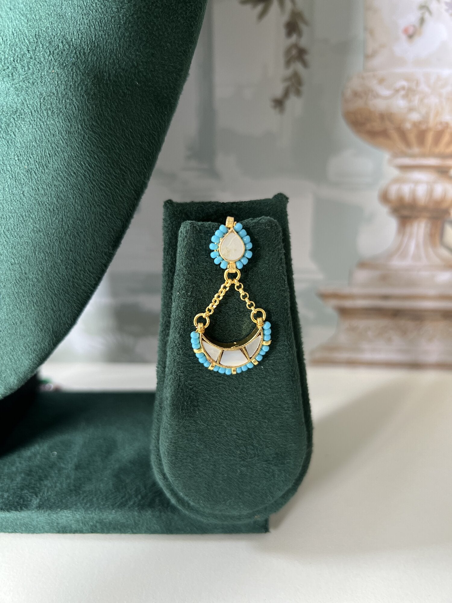 Aanika Turquoise MOP Choker Set