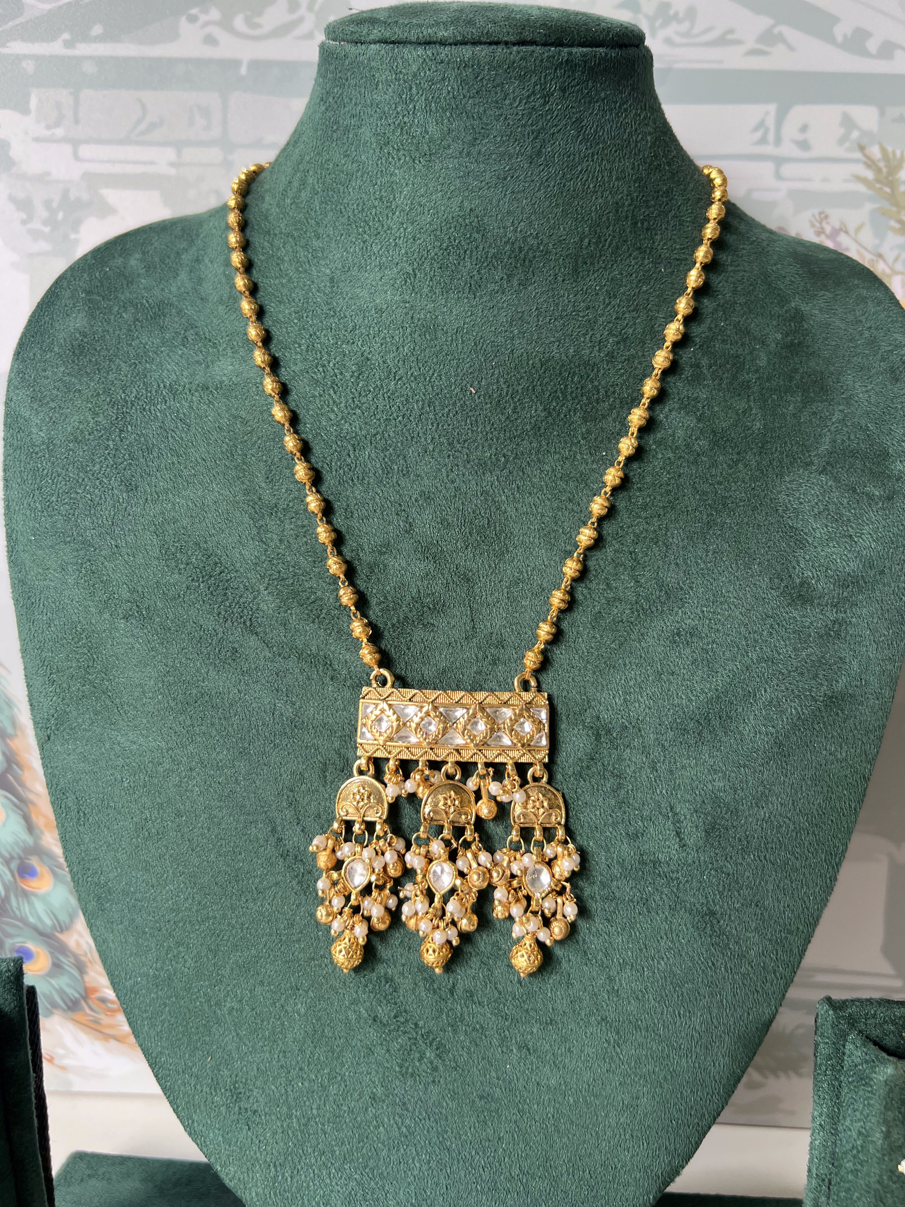 Vaidehi Jadau Kundan Long Necklace Set