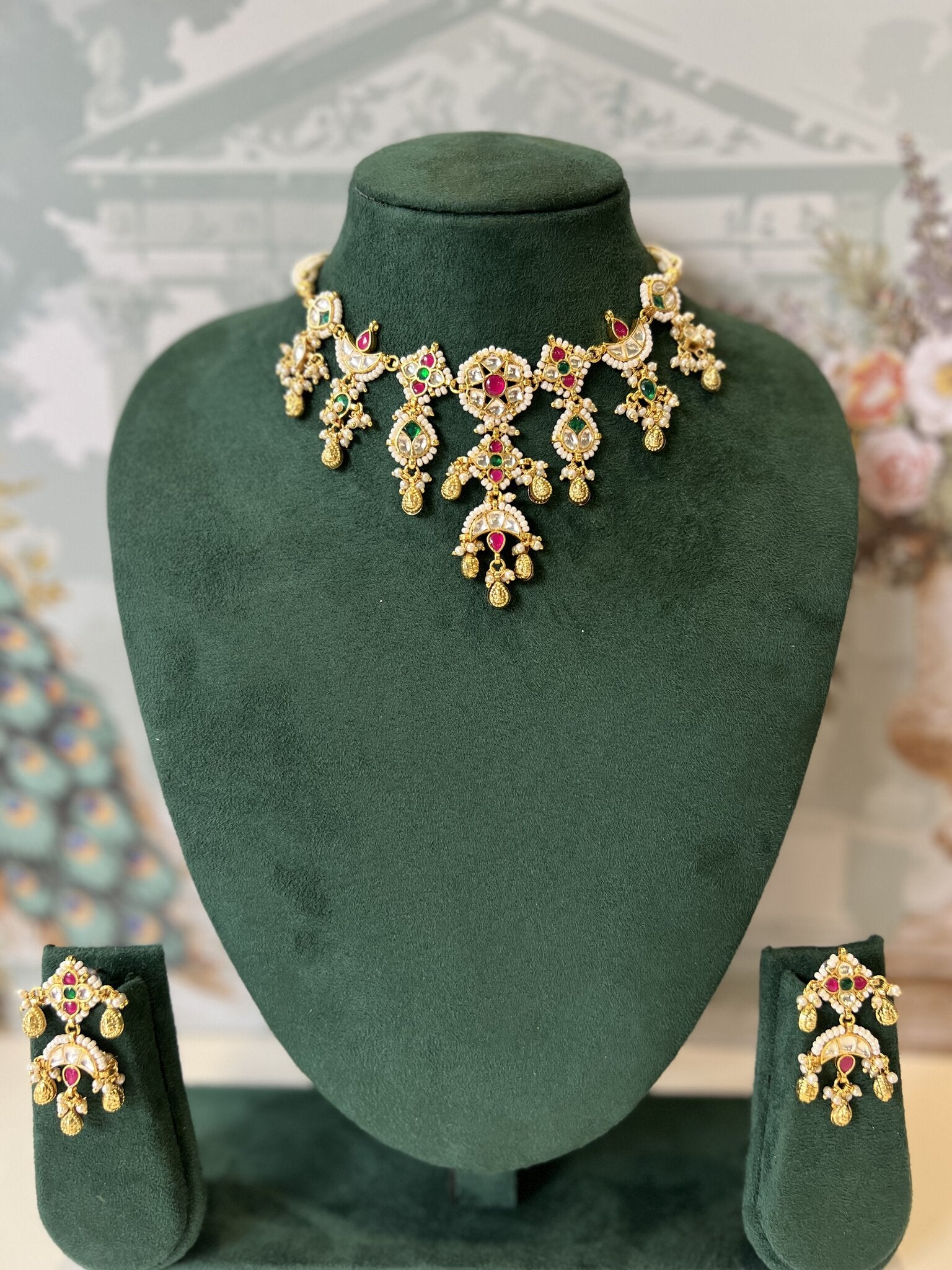 Aavya Jadau Kundan Necklace Set