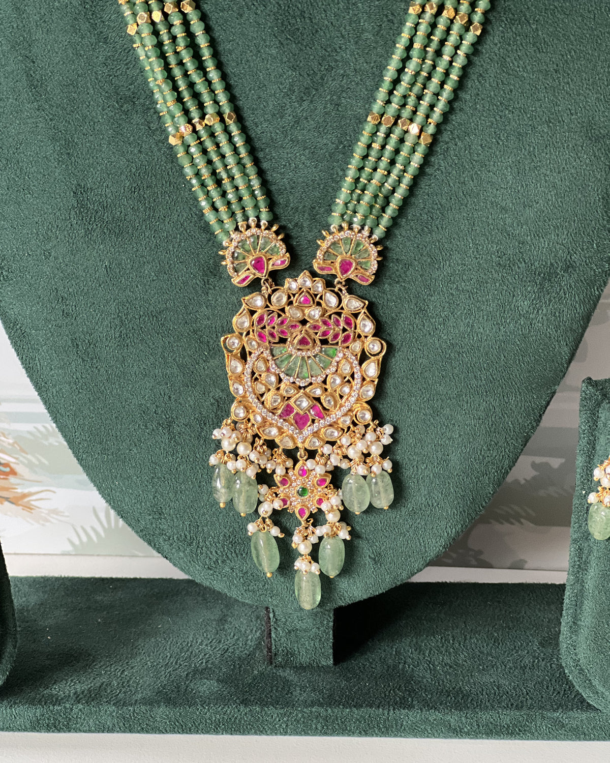 Green Bead Jadau Kundan Rani Haar Set | Peacock-Fan Pendant & Earrings