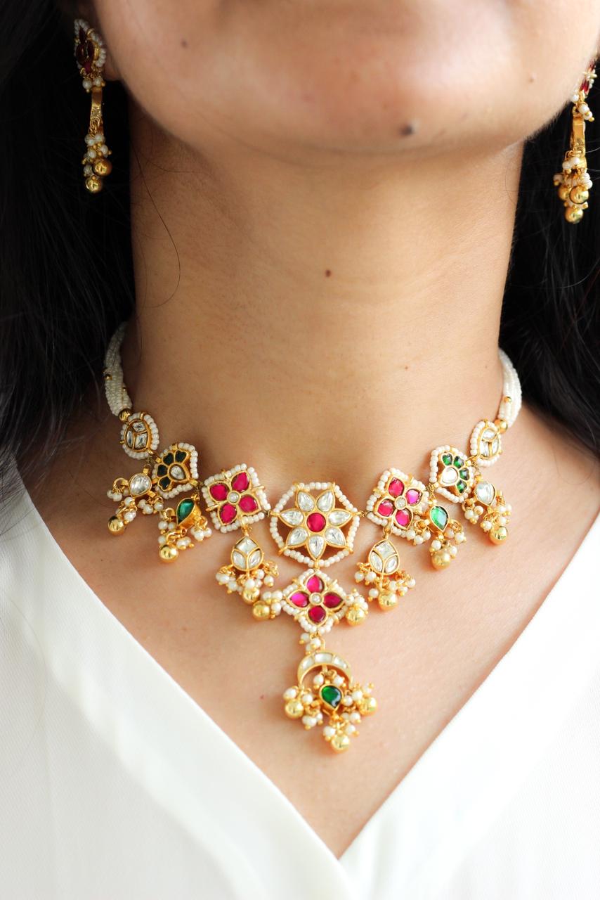 Aura Floral Kundan & Pearl Set