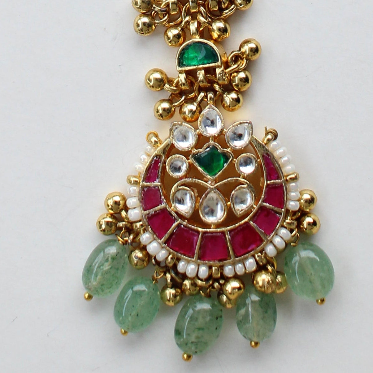 Antique Gold Kundan Maang Tikka – Ruby & Emerald with Jade Green Bead Fringe and Pearl Chain